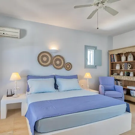 Afroditi * Antiparos Town